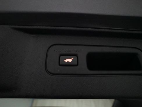 Used 2025 Honda Pilot Black Edition image 15