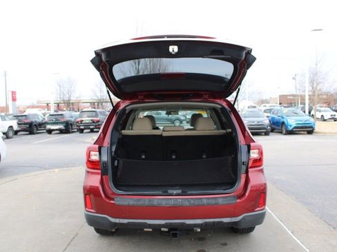 Used 2017 Subaru Outback 2.5i Premium image 11