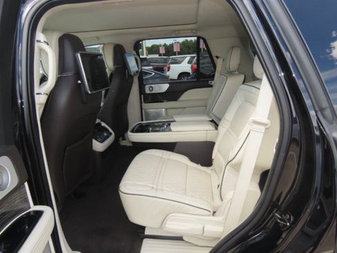 Used 2020 Lincoln Navigator Black Label AWD/4WD image 19