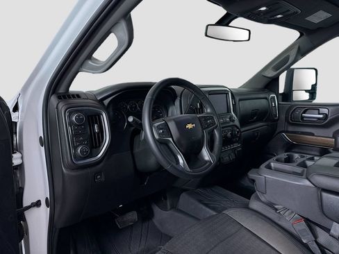 Used 2022 Chevrolet Silverado 2500 LT w/ Fleet Comfort Package AWD/4WD image 9