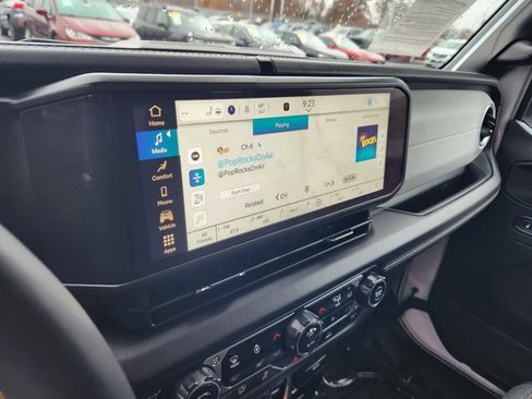 Used 2024 Jeep Wrangler Sahara image 14