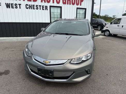 Used 2017 Chevrolet Volt LT FWD image 2