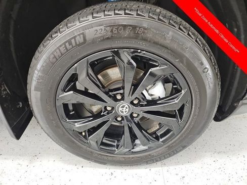 Used 2024 Toyota RAV4 SE image 9