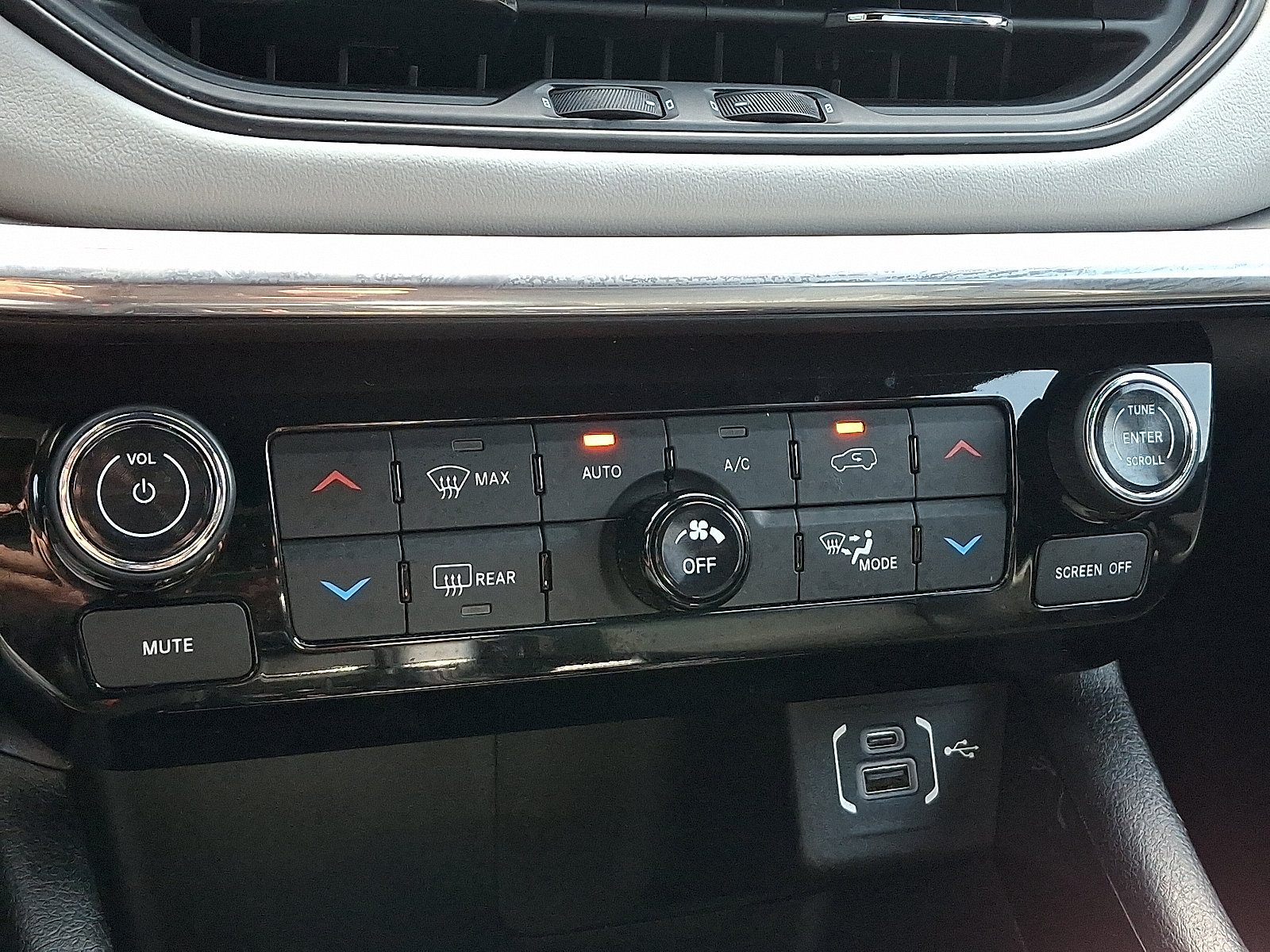 Certified 2023 Jeep Compass Limited AWD/4WD image 15