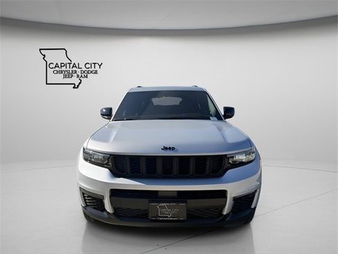 New 2025 Jeep Grand Cherokee L Limited image 3