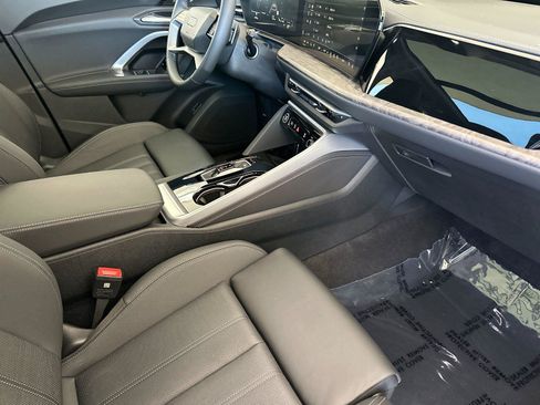 Used 2025 Audi Q5 Premium w/ Premium Plus AWD/4WD image 16