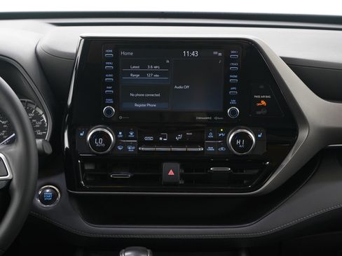 Used 2022 Toyota Highlander XLE image 16