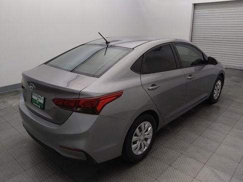 Used 2021 Hyundai Accent SE FWD image 9