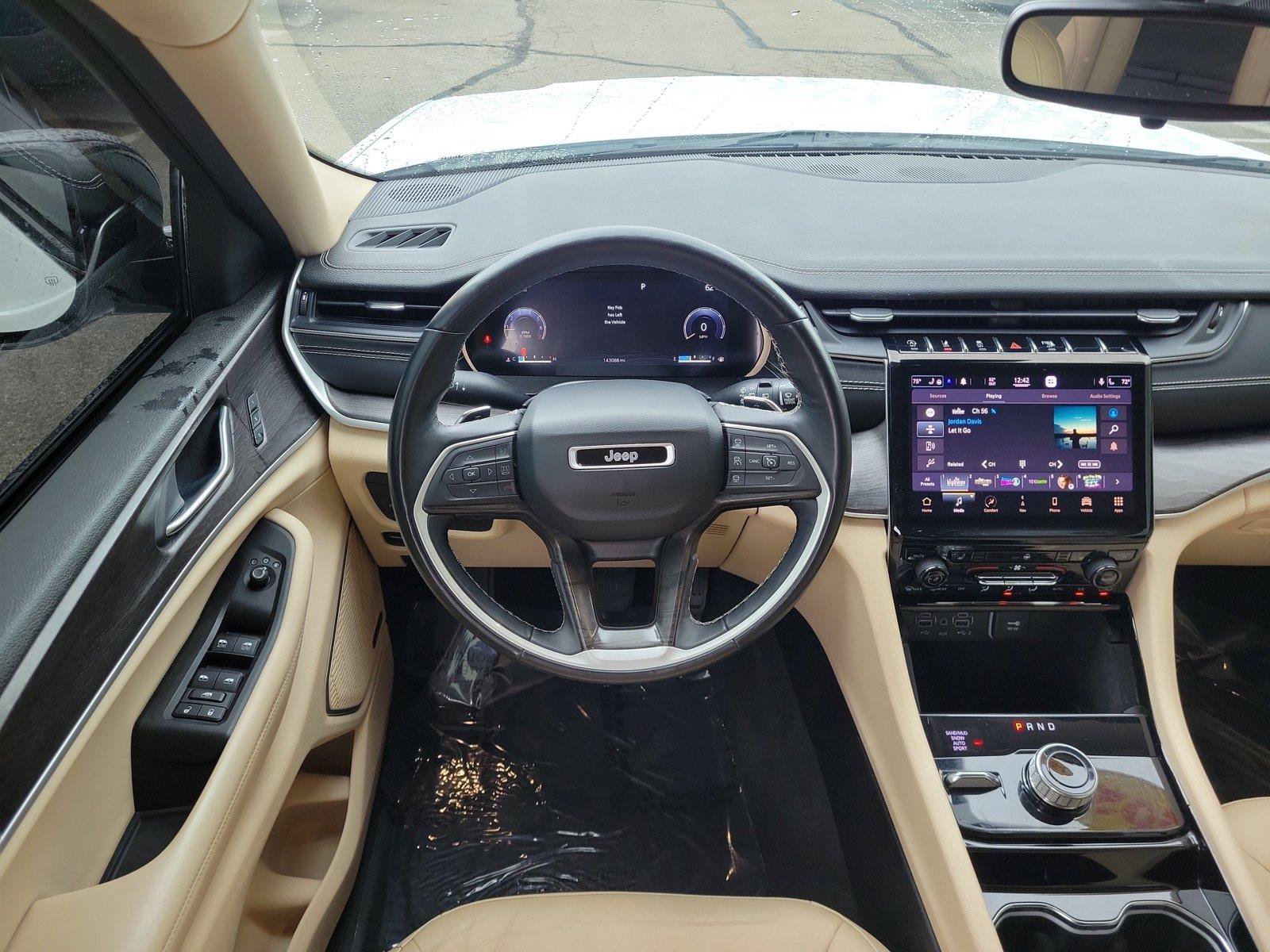 Used 2021 Jeep Grand Cherokee L Limited AWD/4WD image 10