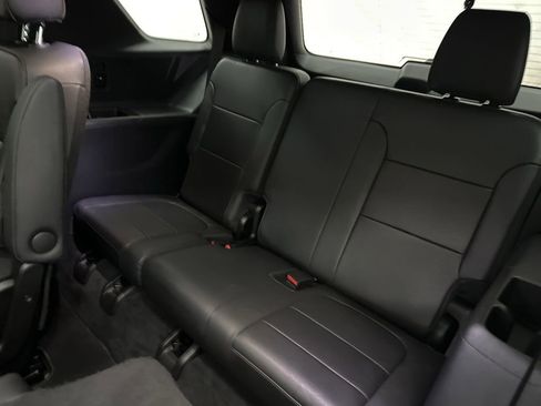 Used 2023 Chevrolet Traverse High Country image 27