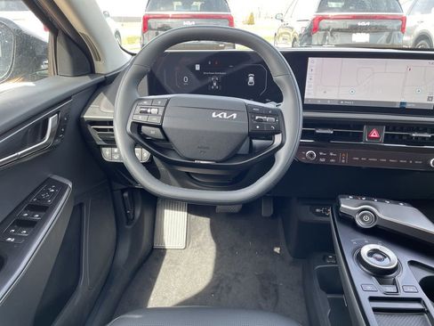 New 2025 Kia EV6 Wind image 12