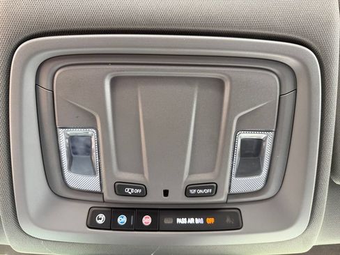Used 2025 Chevrolet Silverado 1500 W/T RWD image 20