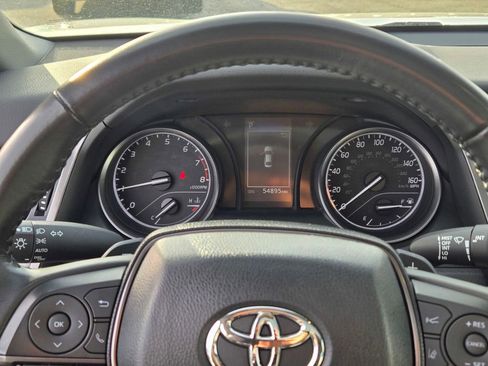 Used 2024 Toyota Camry SE image 38