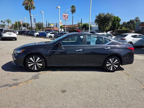 Used 2021 Nissan Altima 2.5 SV FWD image 9