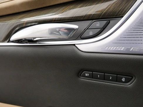 Used 2023 Cadillac XT6 Sport w/ Platinum Package image 15