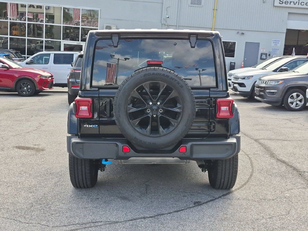 Used 2024 Jeep Wrangler Unlimited Sahara w/ Safety Group AWD/4WD image 6