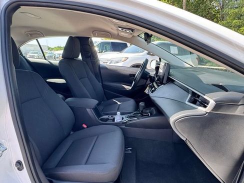 Used 2025 Toyota Corolla LE FWD image 18