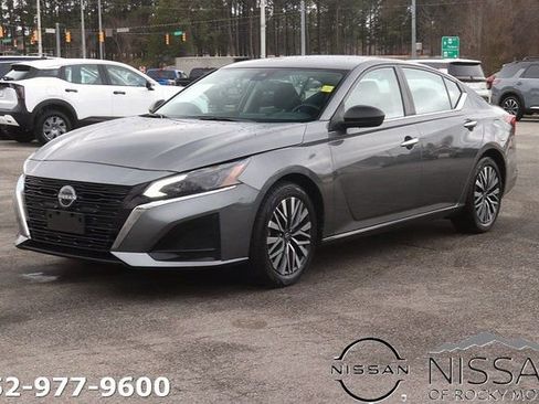 Certified 2024 Nissan Altima 2.5 SV FWD image 4