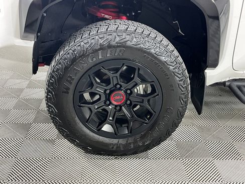 Used 2025 Toyota Tacoma TRD Pro AWD/4WD image 29