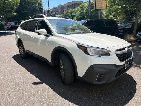 Used 2020 Subaru Outback Premium w/ Popular Package #1 AWD/4WD image 2