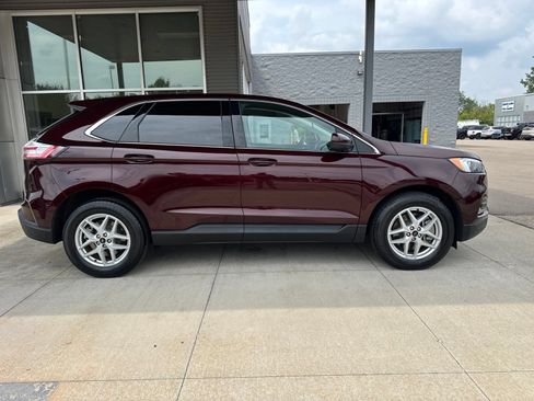 Certified 2024 Ford Edge SEL w/ Convenience Package AWD/4WD image 9