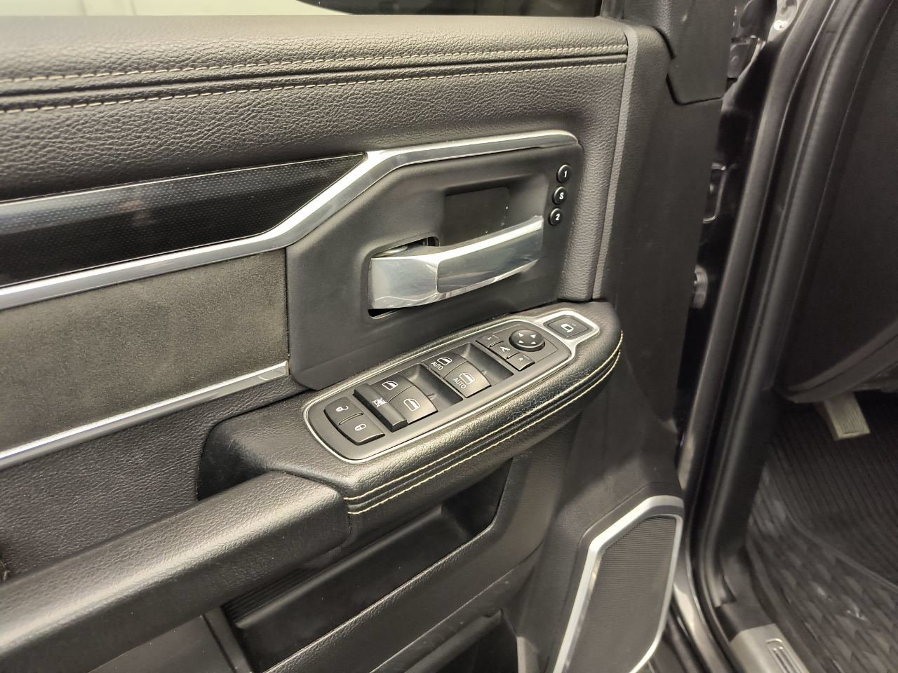 Used 2020 RAM 2500 Laramie AWD/4WD image 15