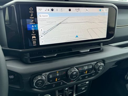 New 2026 Jeep Gladiator Sport AWD/4WD image 18