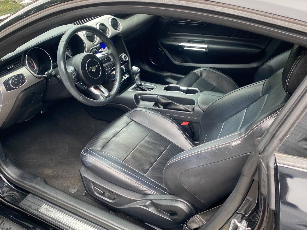 Used 2021 Ford Mustang Premium RWD image 10