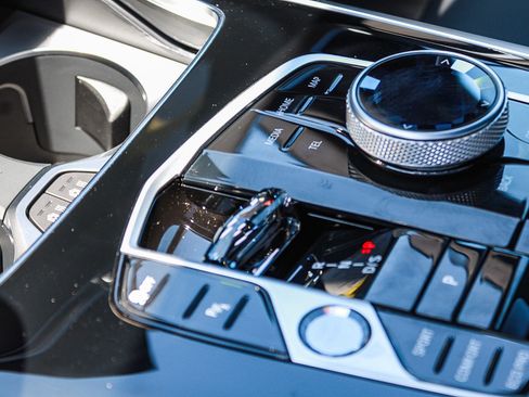 New 2027 BMW X7 M60i AWD/4WD image 18