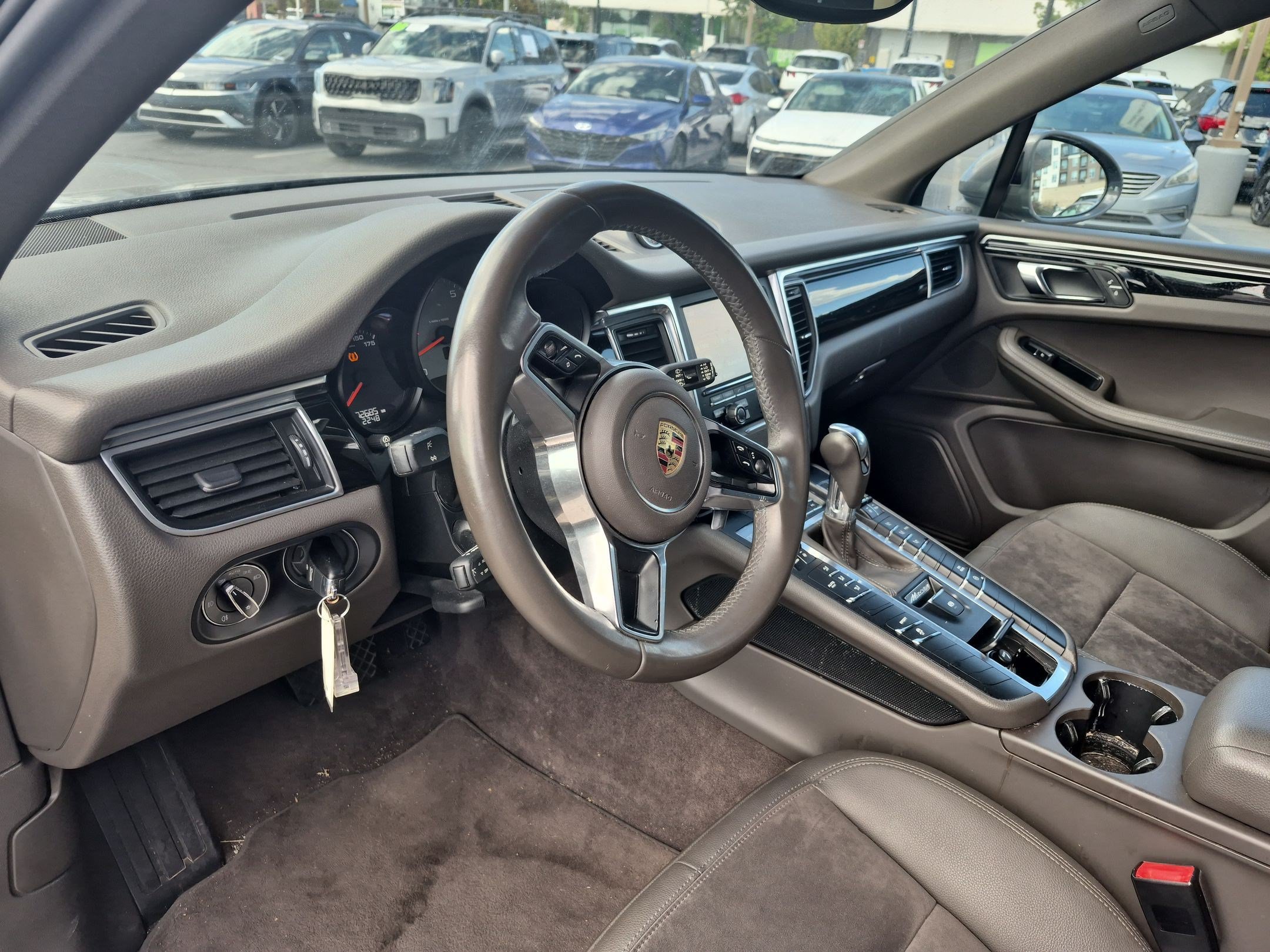 Used 2016 Porsche Macan S w/ Infotainment Package AWD/4WD image 15