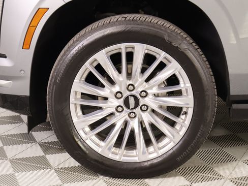 Used 2026 Cadillac Escalade Luxury w/ LPO, Floor Liner Package image 21