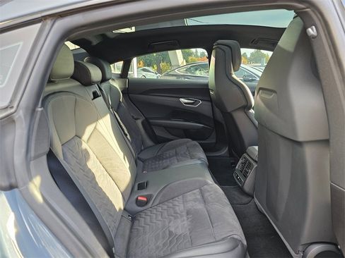 Used 2022 Audi e-tron GT Premium Plus image 14