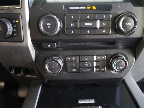 Used 2017 Ford F150 Raptor w/ Equipment Group 801A Mid image 19