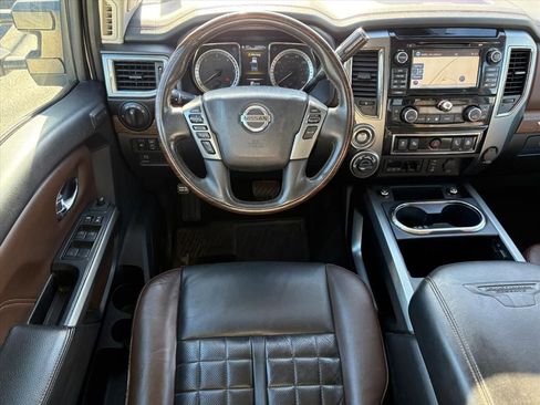 Used 2017 Nissan Titan Platinum Reserve image 22