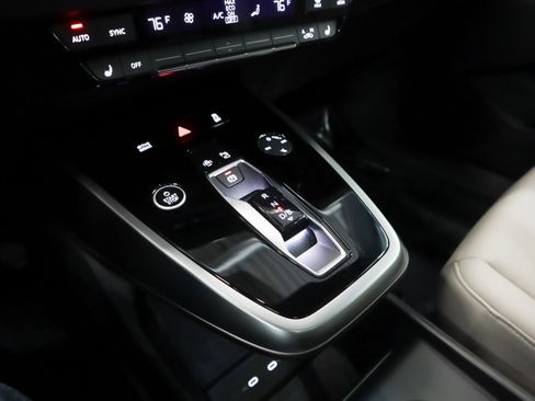 Certified 2024 Audi Q4 e-tron Premium image 20