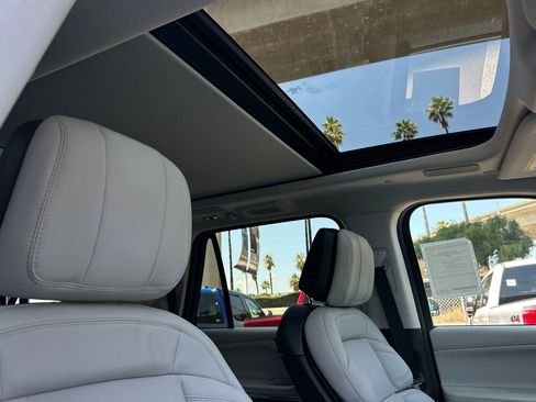 New 2026 Lincoln Navigator L Reserve AWD/4WD image 17