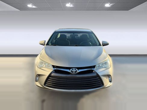 Used 2015 Toyota Camry LE image 6