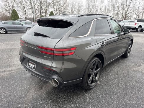 Used 2025 Genesis GV70 3.5T Sport w/ Sport Prestige Package image 7
