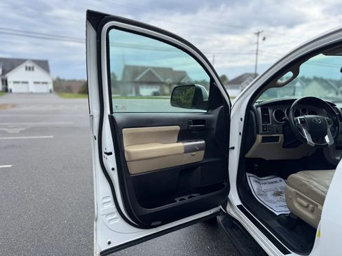 Used 2014 Toyota Sequoia SR5 w/ Premium Package image 12