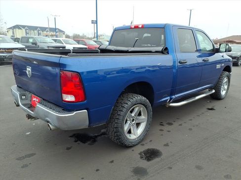 Used 2017 RAM 1500 ST w/ SXT Appearance Group image 6