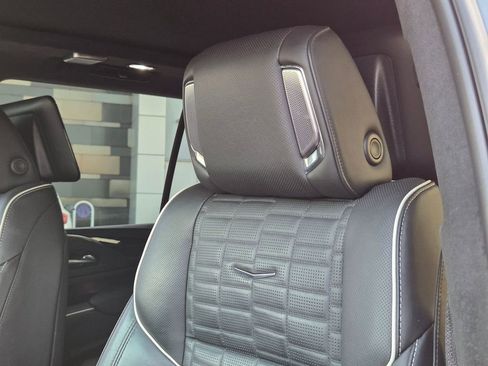 Used 2024 Cadillac Escalade ESV Sport Platinum image 12