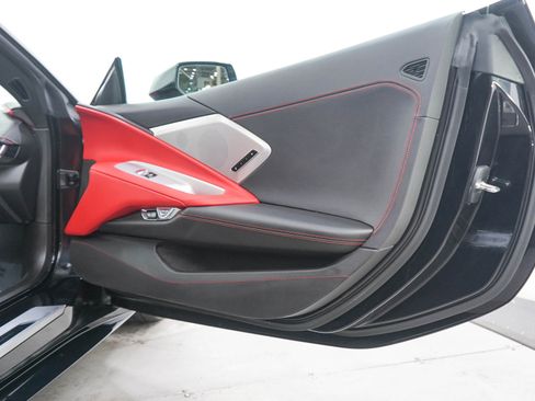 Used 2021 Chevrolet Corvette Stingray Preferred Conv w/ Z51 Performance Package RWD image 17