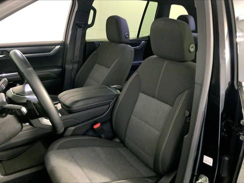 Used 2025 GMC Acadia Elevation AWD/4WD image 22