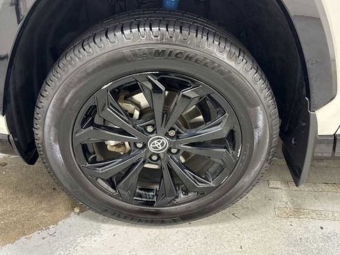 Certified 2022 Toyota RAV4 SE image 10