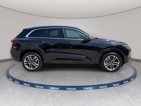 Certified 2025 Audi Q5 Premium w/ Convenience Package AWD/4WD image 4