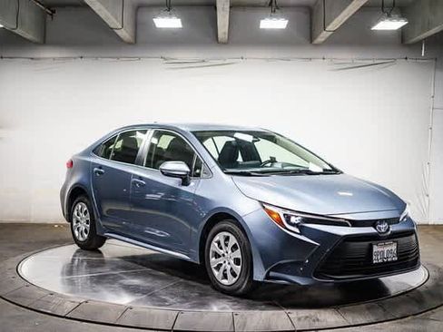 Certified 2025 Toyota Corolla LE image 6