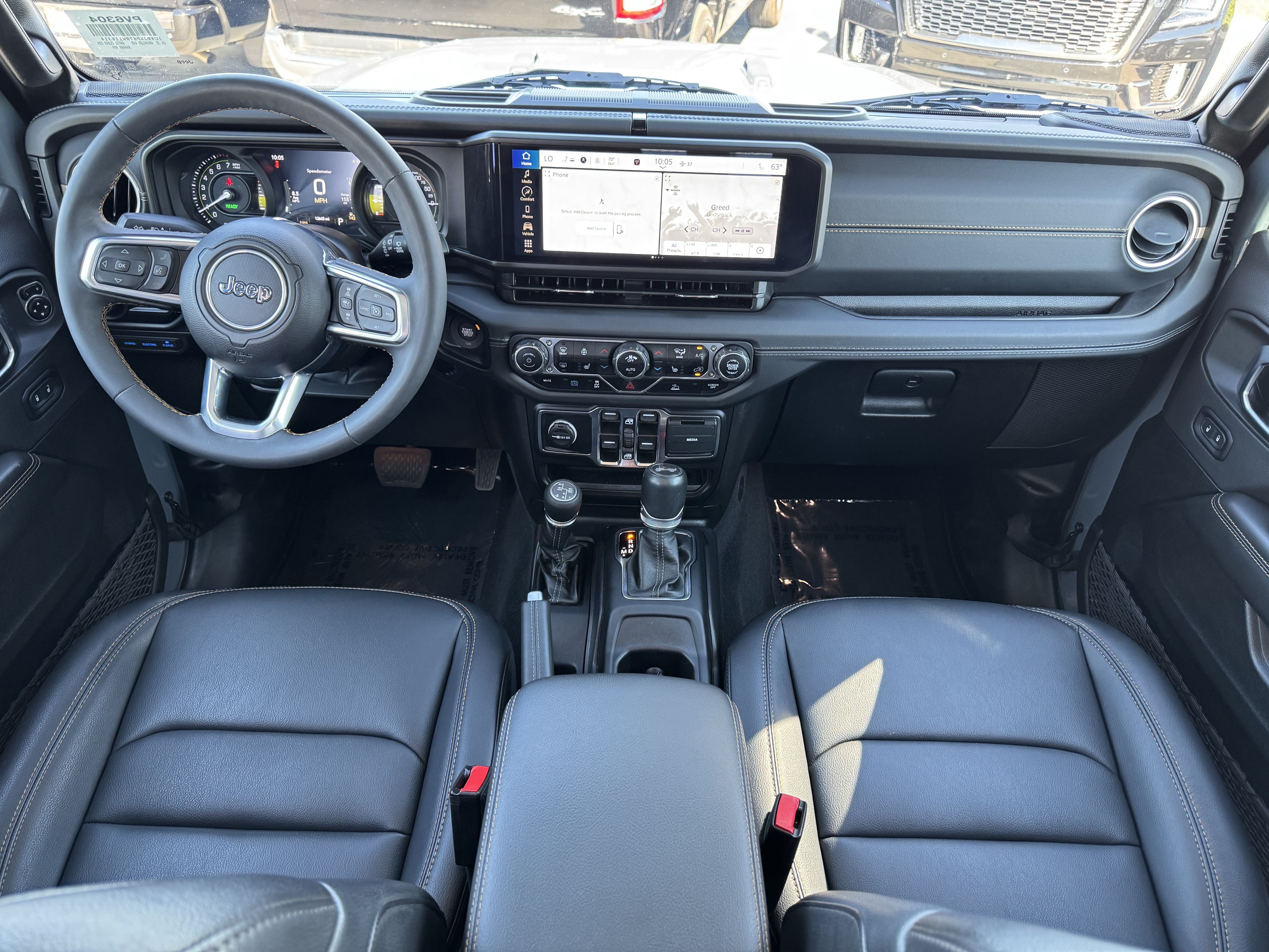 Used 2024 Jeep Wrangler Unlimited Sahara AWD/4WD image 31