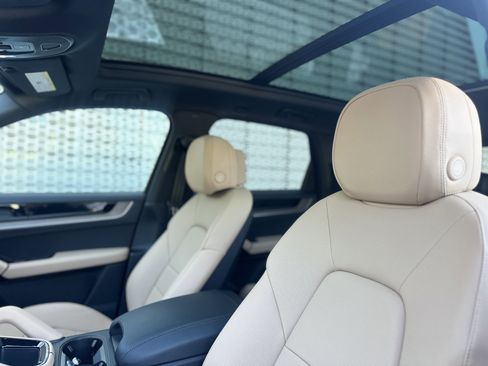 New 2026 Porsche Cayenne image 32