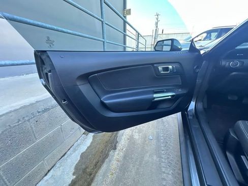 Used 2019 Ford Mustang Coupe RWD image 9