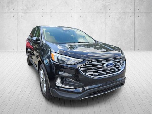 Used 2024 Ford Edge Titanium AWD/4WD image 3